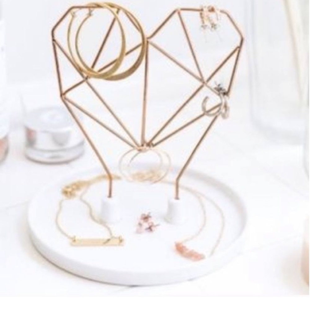 NWOT Coxet Wire Heart Ceramic Jewelry Holder